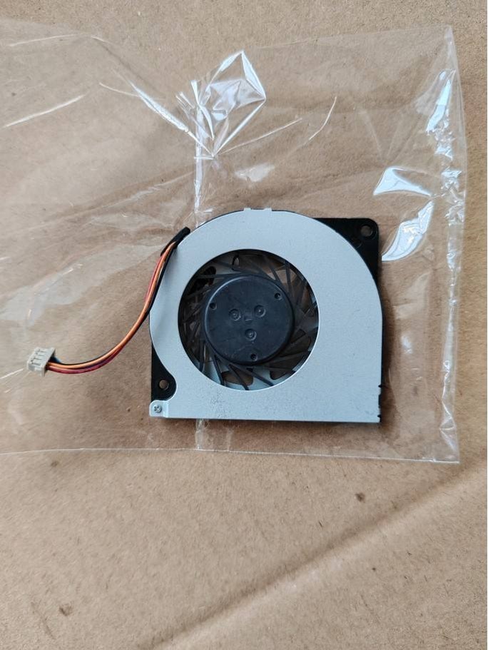 เหมาะสําหรับ Fujitsu Q702 U772 UH75 UH90 CH55 KDB05105HB-B208 U938 พัดลม