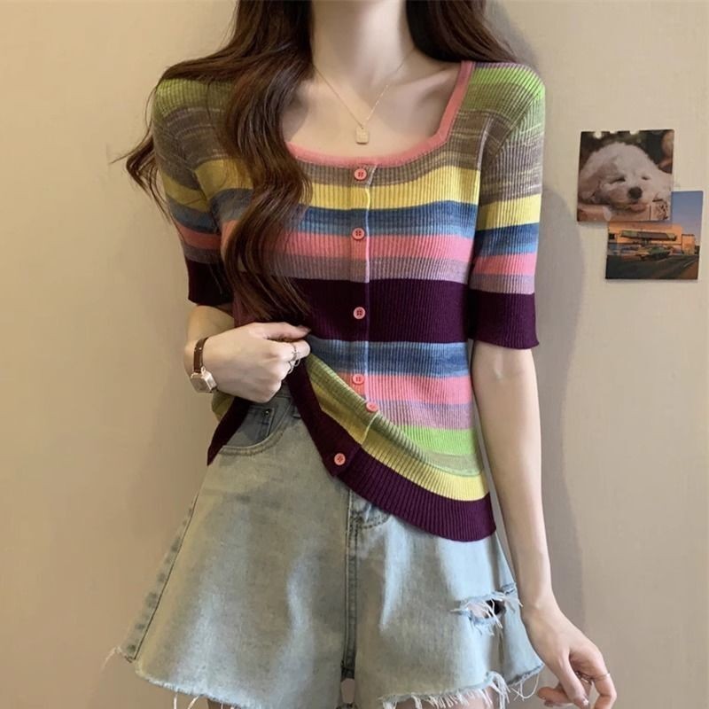 เสื้อยืดผู้หญิงฤดูร้อนใหม่ลายแขนสั้นลดอายุคอสี่เหลี่ยมด้านบน
