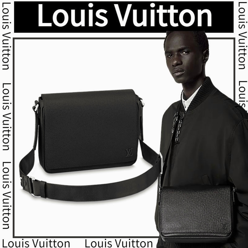 ♞,♘,♙หลุยส์วิตตอง  Louis Vuitton DISTRICT กระเป๋าสะพายข้างใบเล็ก/กระเป๋าผู้ชาย/กระเป๋าเอกสาร/ล่าสุด