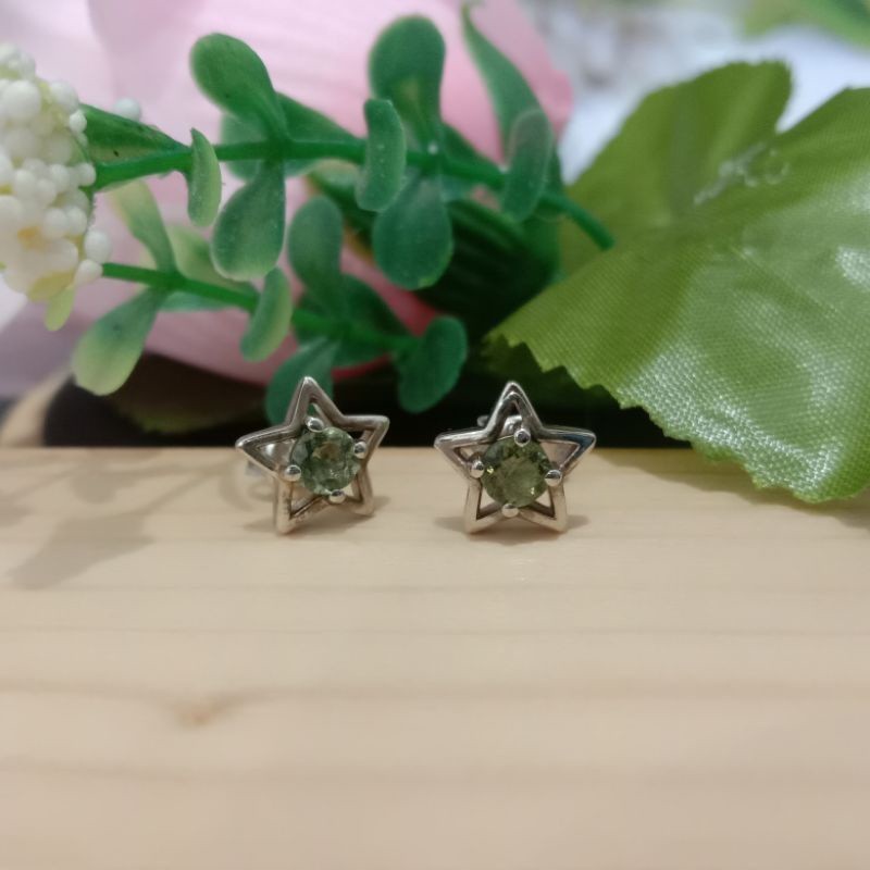 Moldavite ต่างหูหิน 9 มม. 4 มม.