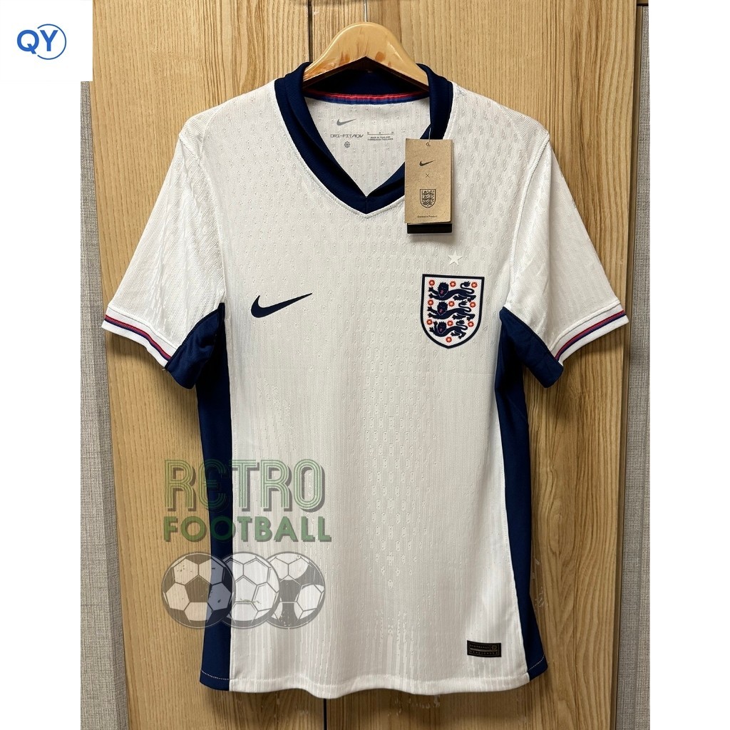 QY เสื้อฟุตบอลทีมชาติ อังกฤษ Home ชุดเหย้า ยูโร2024 เกรดแฟนบอล [ 3A ] เสื้อเปล่าพร้อม อาร์มยูโร ตรงต้นฉบับ รับประกันคุณภาพ