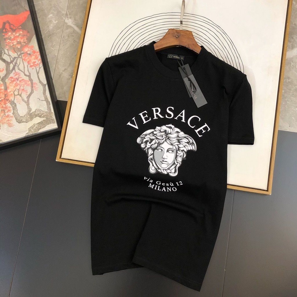 เสื้อยืดแขนสั้นผู้ชาย Versace Medusa ผ้าฝ้ายแท้พิมพ์ปั๊มร้อนเสื้อผ้าใหม่ผู้ชายอินเทรนด์หลวม Bottomin