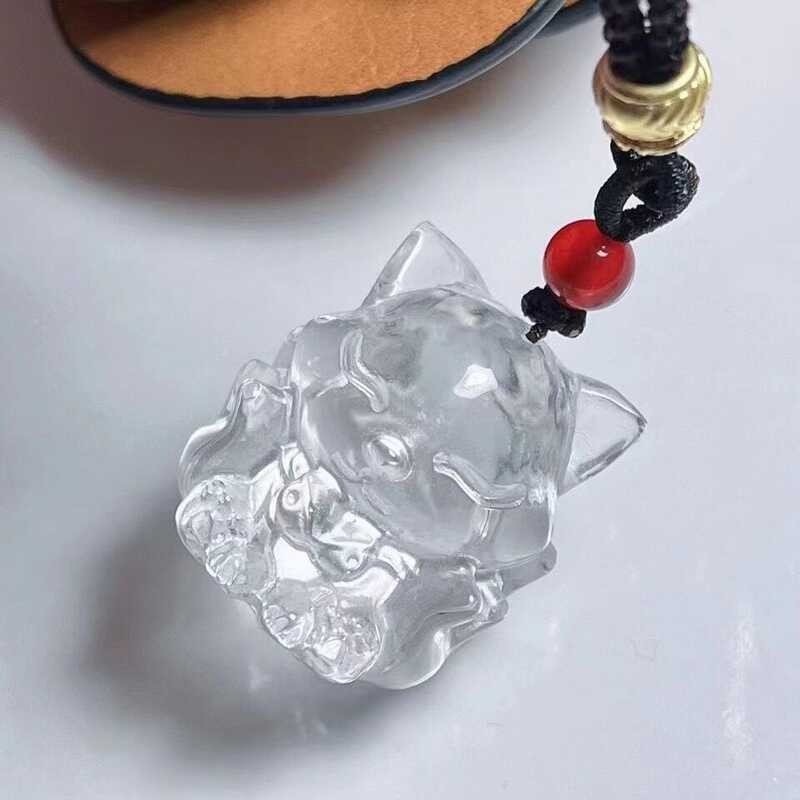 white Crystal Natural Fox Pendant, what you need to know to buy: 1. Pendant rope ordinary style 2.
