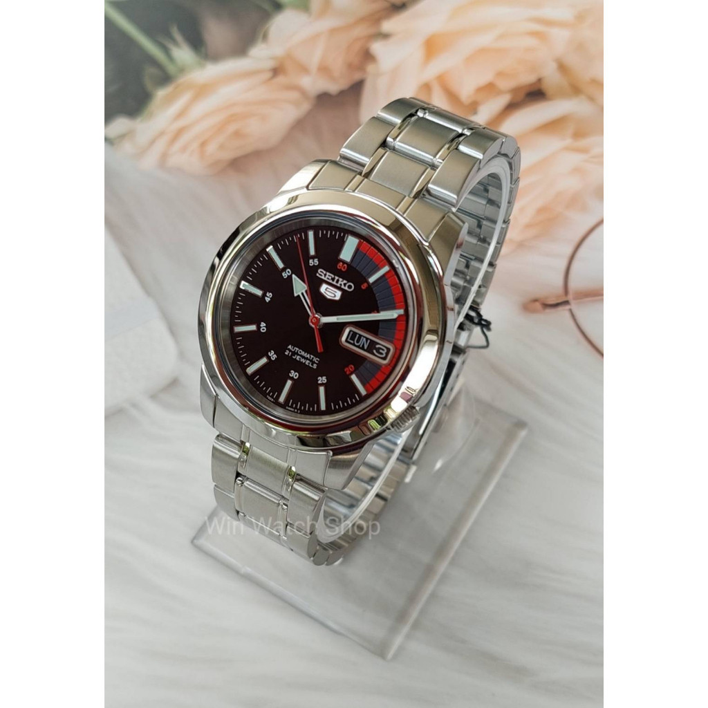 ♞,♘,♙(แท้ 100%) นาฬิกา Seiko รุ่น SNKK31K1 นาฬิกาผู้ชาย สายแสตนเลส หน้าปัดดำ/แดง - ของแท้ 100% รับป