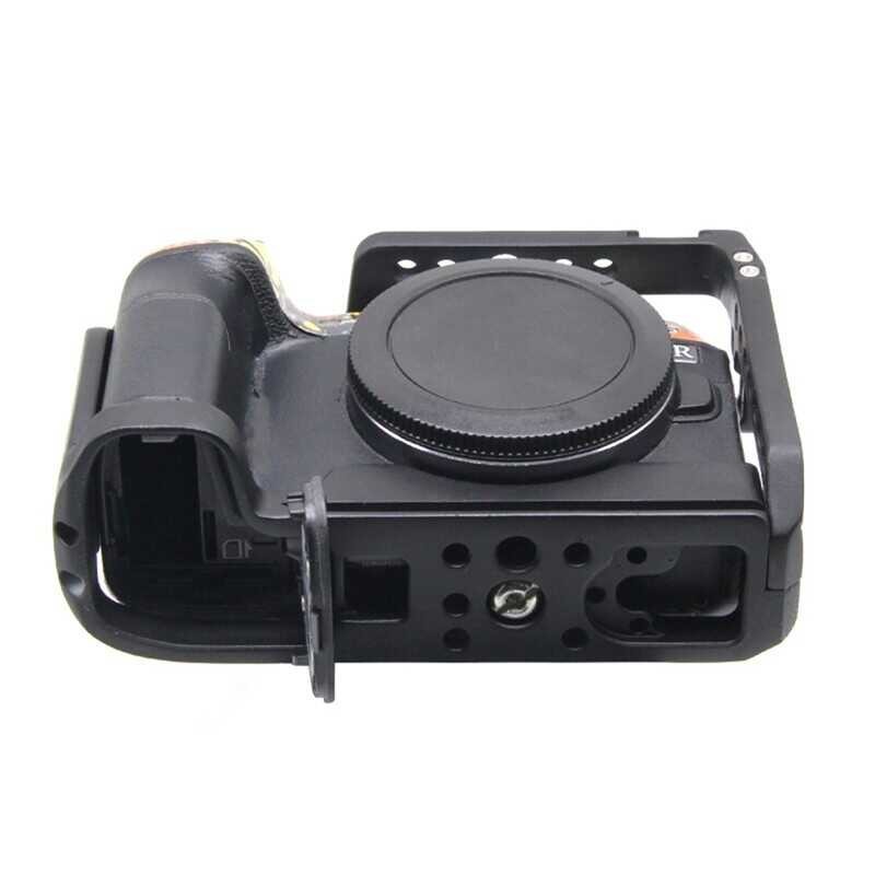 ➧ DSLR Camera Cage Canon EOS RP Feature With 1/4 Thread Holes For Magic Arm Microphone Fill Light