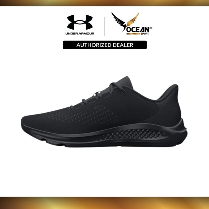 Under Armour Mens UA Charged Pursuit 3 รองเท้าวิ่งโลโก้ใหญ่ (สีดํา) 3026518-002