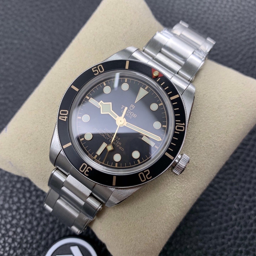 Tudor ZF Factory Biwan Series พร ้ อมการเคลื ่ อนไหวนกนางนวลขนาด : กระจกแซฟไฟร ์ 39 มม