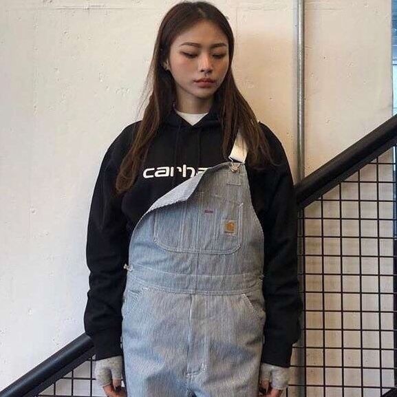 CARHARTT ชุดเอี๊ยมกางเกงคาร์ฮาร์ตลําลอง ทรงหลวม ลายทาง สําหรับผู้ชาย และผู้หญิง