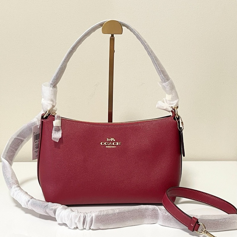 ♞,♘ (สด-ผ่อน) กระเป๋าสะพายสีแดง 10 นิ้ว CE584 Clara Shoulder Bag vbg