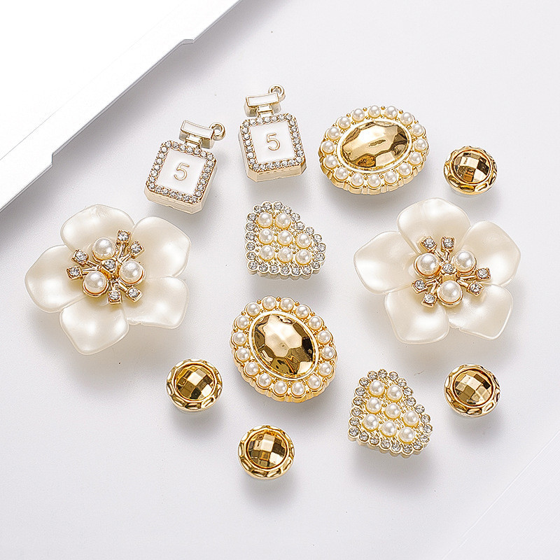 ฤดูร้อนรองเท้าเสน่ห์ปุ่มตกแต่งเพชร jibbits ทําเอง สําหรับอุดตันอุปกรณ์รองเท้าหัวเข็มขัดสําหรับผู้หญิงและเด็กผู้หญิง