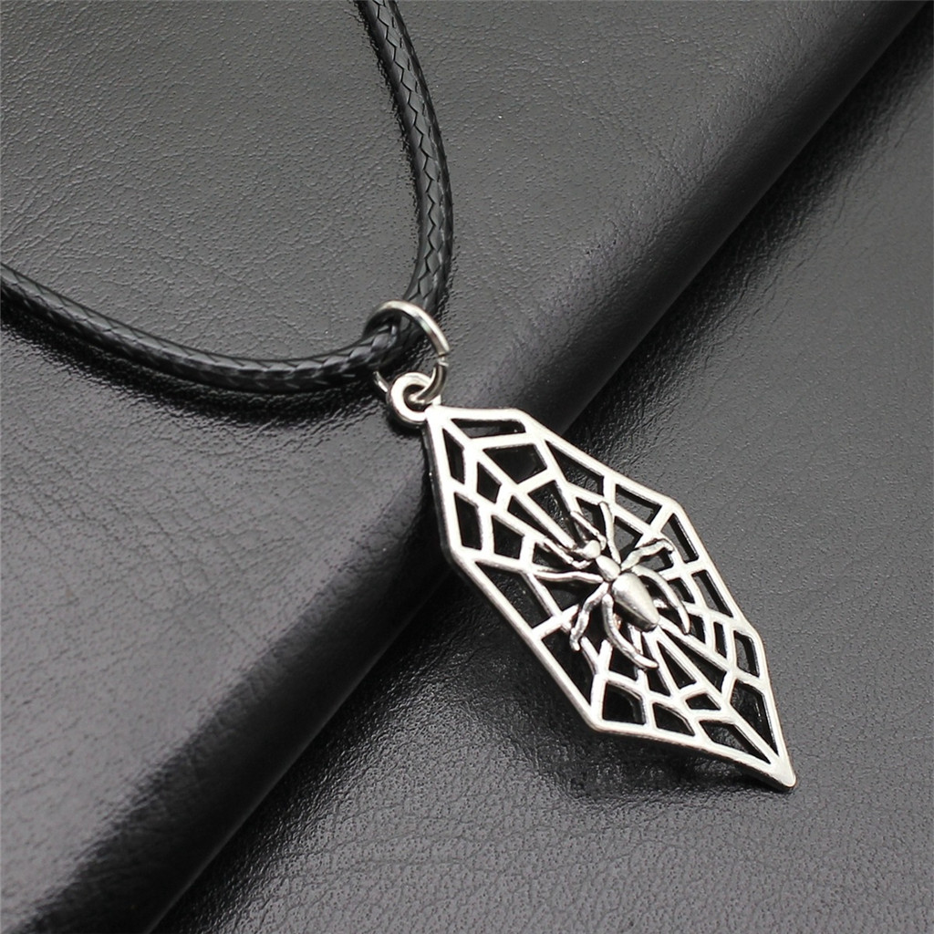 สร้อยคอหนังสไตล์ Odd Skull ขนาด 45 ซม. สำหรับผู้หญิง