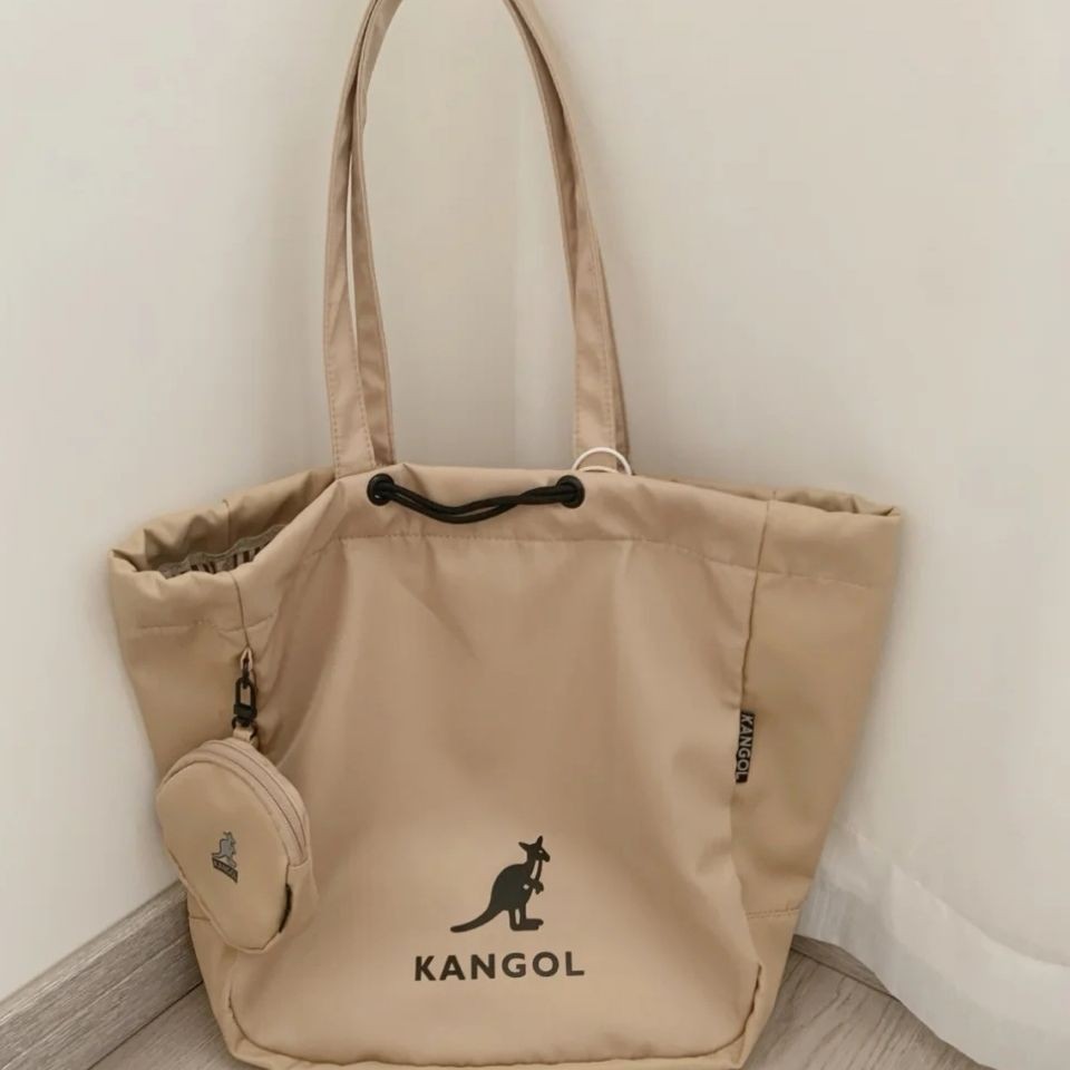 Kangol เกาหลี Kangaroo Medium Tote กระเป๋าขนาดใหญ่ความจุผู้ชายและผู้หญิง Class Commuting กระเป๋าอเนก