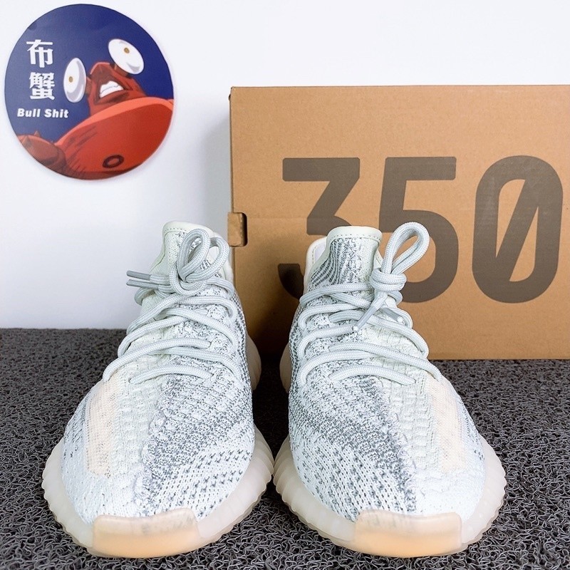 



 ♞Adidas Yeezy Boost 350 V2 รองเท้าผ้าใบลําลอง สีขาว สีฟ้า คุณภาพสูง FW5317