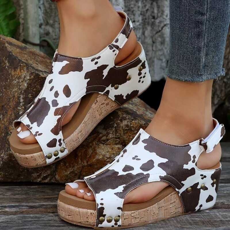 New Women's 2023 Casual Fish Mouth Rivet Platform Shoes Comfortable Retro Wedge Beach Sandals Sanda
