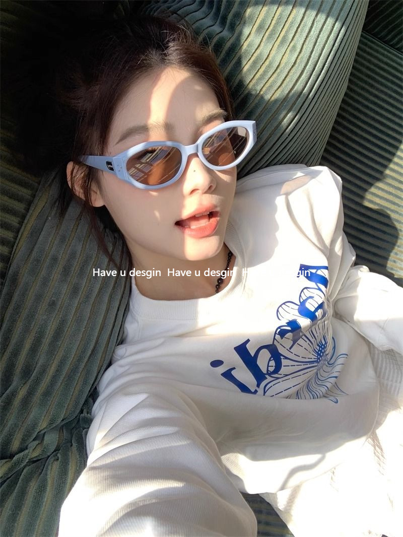Have u desgin Sky Blue Retro Polarized Cat Eye แว่นตากันแดกรุ่น gm สไตล์.ins เกาหลีสีฟ้าและครีม All-Match สำหรับทั้งผู้ชายและผู้หญิง