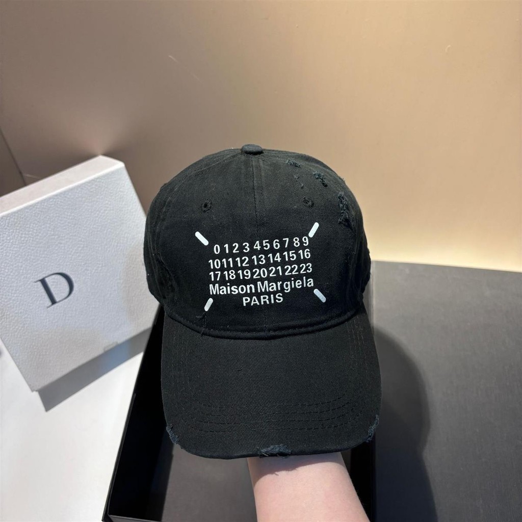 Maison Margiela 2025 ฤดูใบไม้ผลิใหม่ดิจิตอลลําลองหมวกเบสบอลอเนกประสงค์สไตล์เกาหลี Face-Revealing แฟช