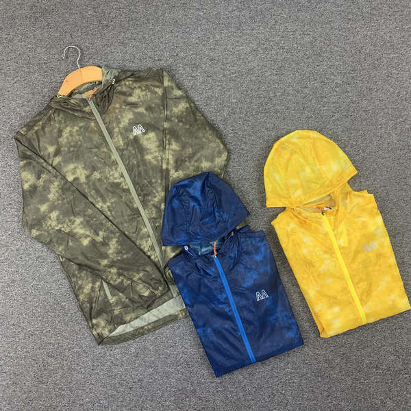 uinqlo เสื้อคลุม uniqlo เสื้อกันแดดลายพรางสำหรับผู้ชายกลางแจ้งเสื้อคาร์ดิแกนมีซิปบางมีฮู้ดสำหรับตกป