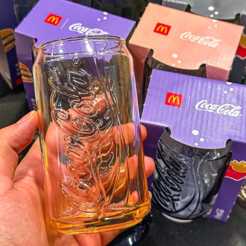 ♞McDonald's Coke Cup ครบชุด 2023 ใหม่ Coca-Cola งานแบรนด์ร่วมอินเทอร์เน็ตถ้วยแก้วคนดังโปร่งใสความจุ