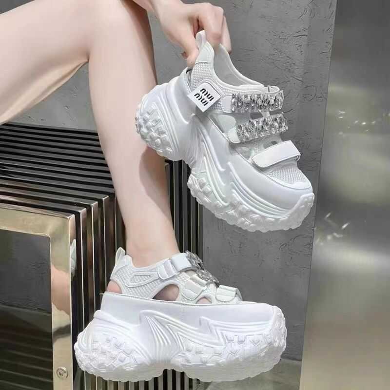 หนา-soled Daddy รองเท้าผู้หญิง 2024 ฤดูร้อนสไตล์ใหม่ตาข่าย Rhinestone เพิ่มความสูง Velcro กีฬารองเท้าลําลอง