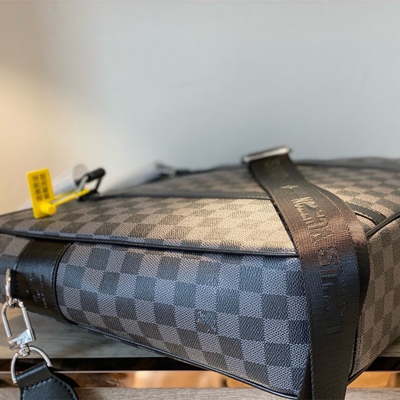 [1: 1 Boutique] Checkerboard Cowhide นูน Tote Bag ความจุขนาดใหญ่ Commuter First Choice