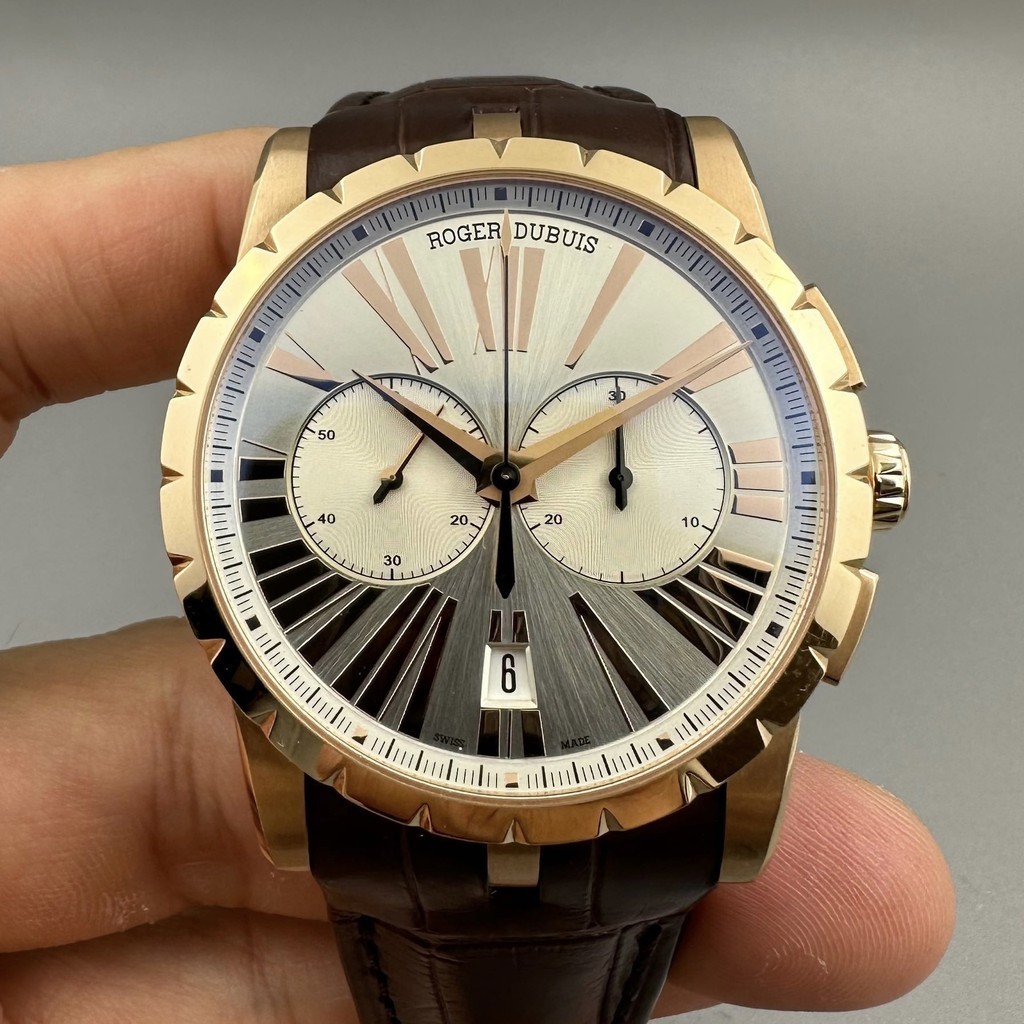Roger Dubuis King RDDBEX0390 นาฬิกาข้อมือโครโนกราฟอัตโนมัติ เส้นผ่าศูนย์กลาง 42 สีโรสโกลด์
