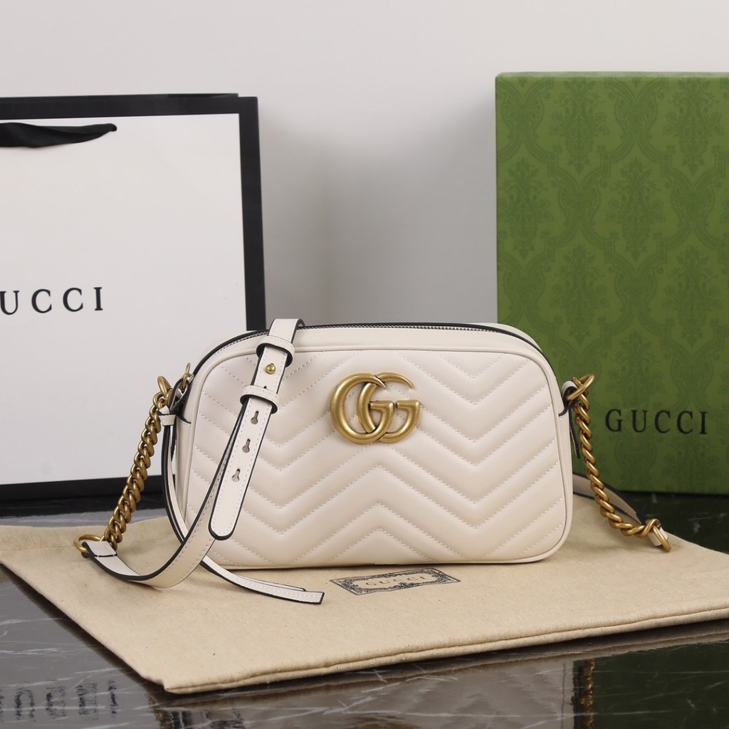 ผลิตภัณฑ์ที่มีหมายเลขซีเรียล Gucci's ล่าสุด 447632 กระเป๋าเป้สะพายหลัง หนังวัวแท้ แต่งสายโซ่ ขนาดกล