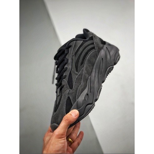 



 ♞,♘Adidas YEEZY BOOST 700 V2 รองเท้าผ้าใบลําลองแฟชั่น สําหรับผู้ชาย ผู้หญิง FU6684