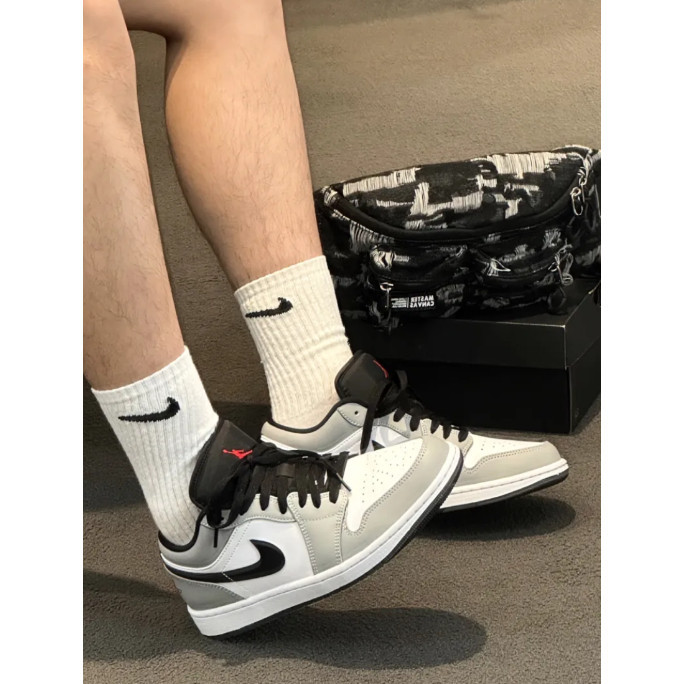 ♞,♘ของแท้ 100 % Nike Air Jordan 1 Low Light Smoke Grey สีเทา