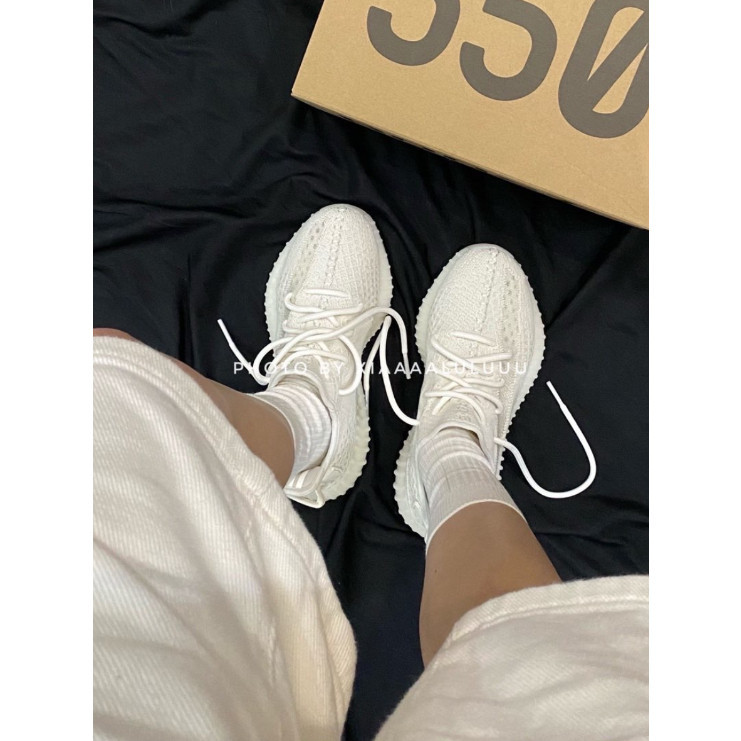 



 ♞,♘,♙adidas originals Yeezy Boost 350 V2 Bone สีขาว ของแท้ 100 % รองเท้าผ้าใบ