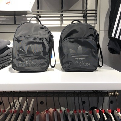 ♞,♘,♙ Adidas Classic Backpack กระเป๋าเป้สะพายหลัง มาใหม่ลดราคา *จำนวนจำกัด*