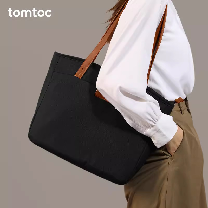 Tomtoc Tote Bag กระเป ๋ าถือความจุขนาดใหญ ่ 2024 กระเป ๋ าสะพายยอดนิยม T23