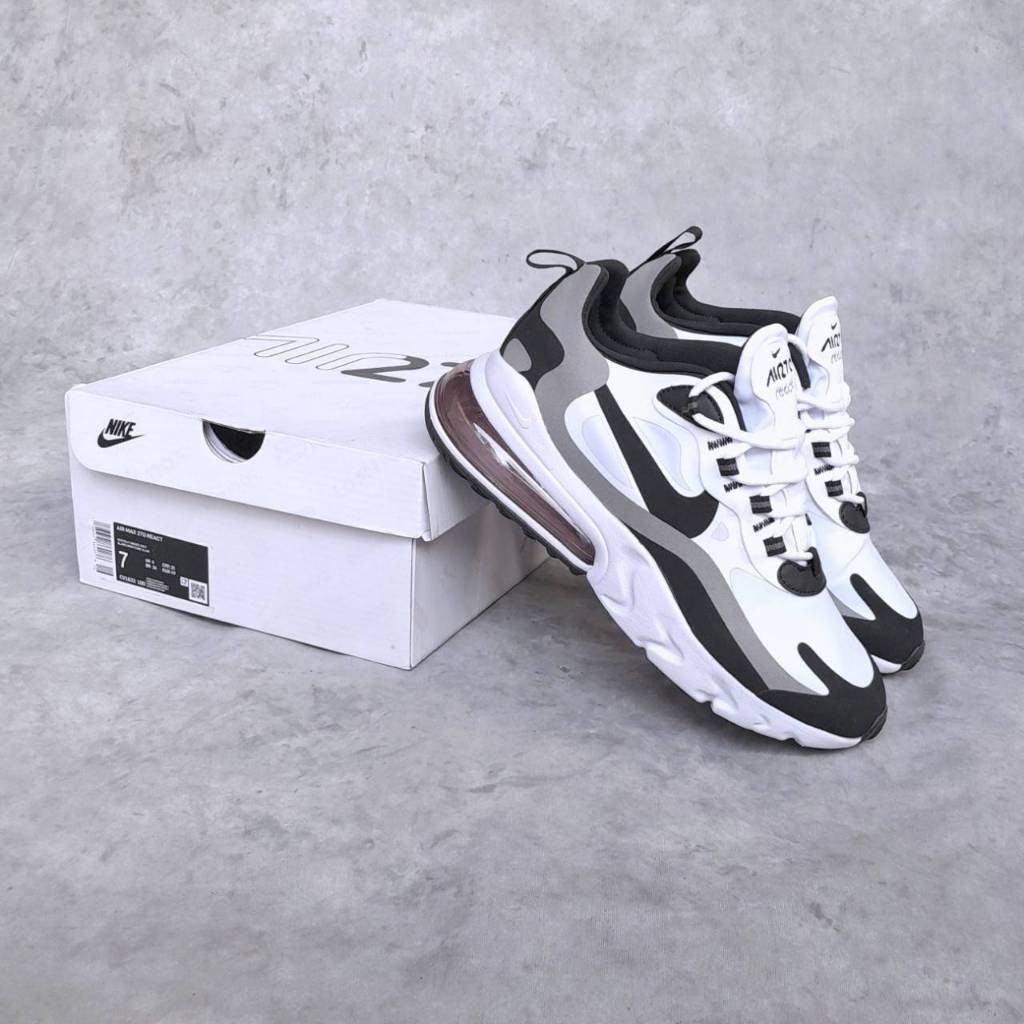 Sepatu Nike Air Max 270 React Oreo