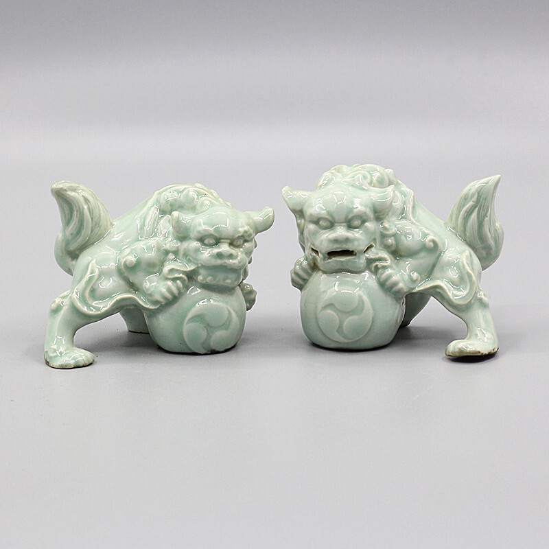 Song Dynasty Hutian Kiln Walking Lion: A Pair of Porcelain Antique Collection Home Decoration Old Go