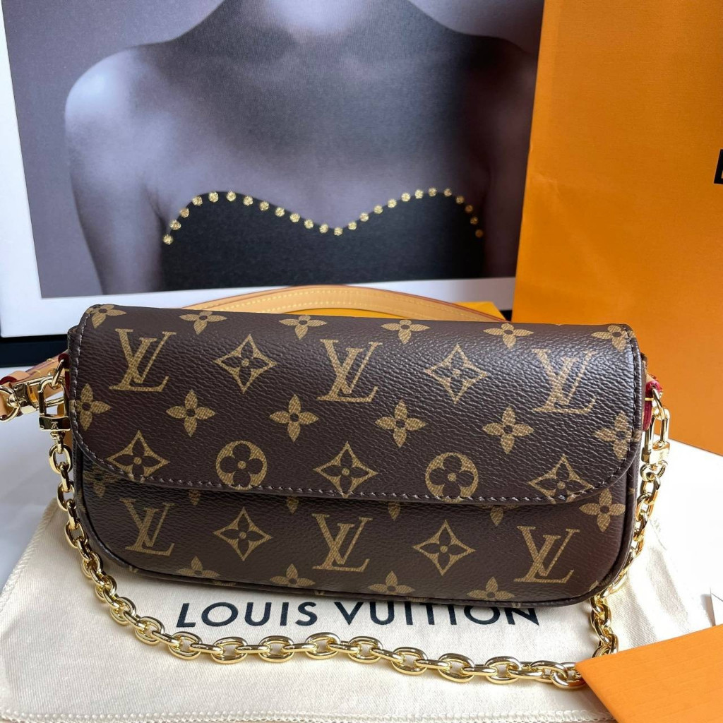♞,♘,♙หลุยส์วิตตองLouis Vuitton POCHETTE ACCESSOIRES Chain bag #LV bag # Ivy #Metis #Pochette Felici