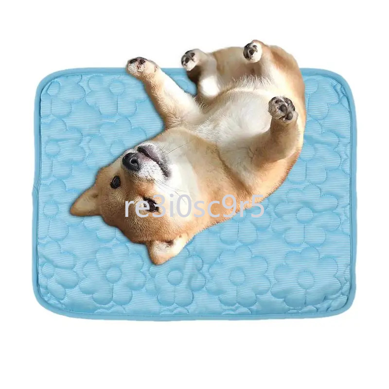 Cooling Pet Pad ฤดูร้อน Cooling Mat พับได้ Pad สำหรับสัตว์เลี้ยงในร่มกลางแจ้งไม่จำเป็นต้อง Freeze M