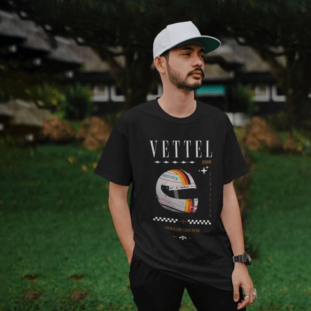 Sebastian Vettel หมวกกันน็อค T เสื้อ, F1 Vettel, Racing Vintage Retro T เสื้อ, F1 เสื้อ F1 เสื้อ, F1