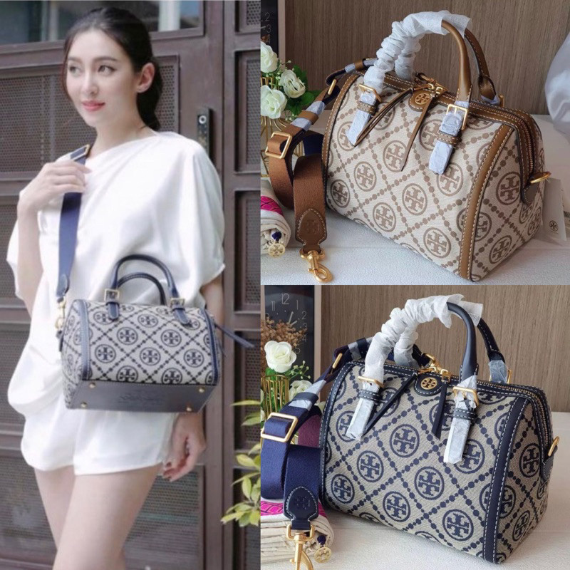 ♞,♘,♙ (สด-ผ่อน) กระเป๋าทรงหมอน 10 นิ้ว งาน Shop 83970 TORY BURCH T MONOGRAM JACQUARD DUFFLE BAG