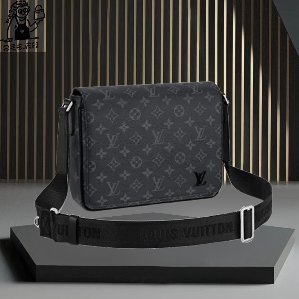 ♞กระเป๋าถือ Louis Vuitton กระเป๋ารุ่น DISTRICT PM ของแท้ 100%