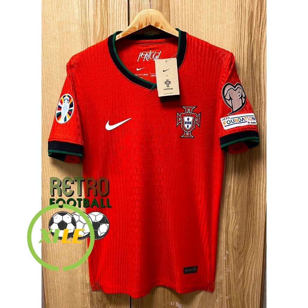 Xile8 เสื้อฟุตบอลทีมชาติ โปรตุเกส Home ชุดเหย้า ยูโร 2024 [ PLAYER ] เกรดนักเตะ สีแดง สามารถสกรีนชื่อเบอร์นักเตะ หน้า-หลัง 1