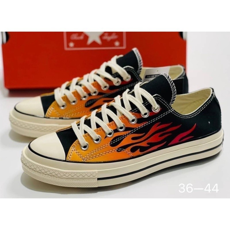 



 ♞,♘,♙สินค้าพร้อมส่ง  รองเท้าผ้าใบ แท้ 100% converse  Chuck All Star 70s  ลายไฟสุดเท่ห์