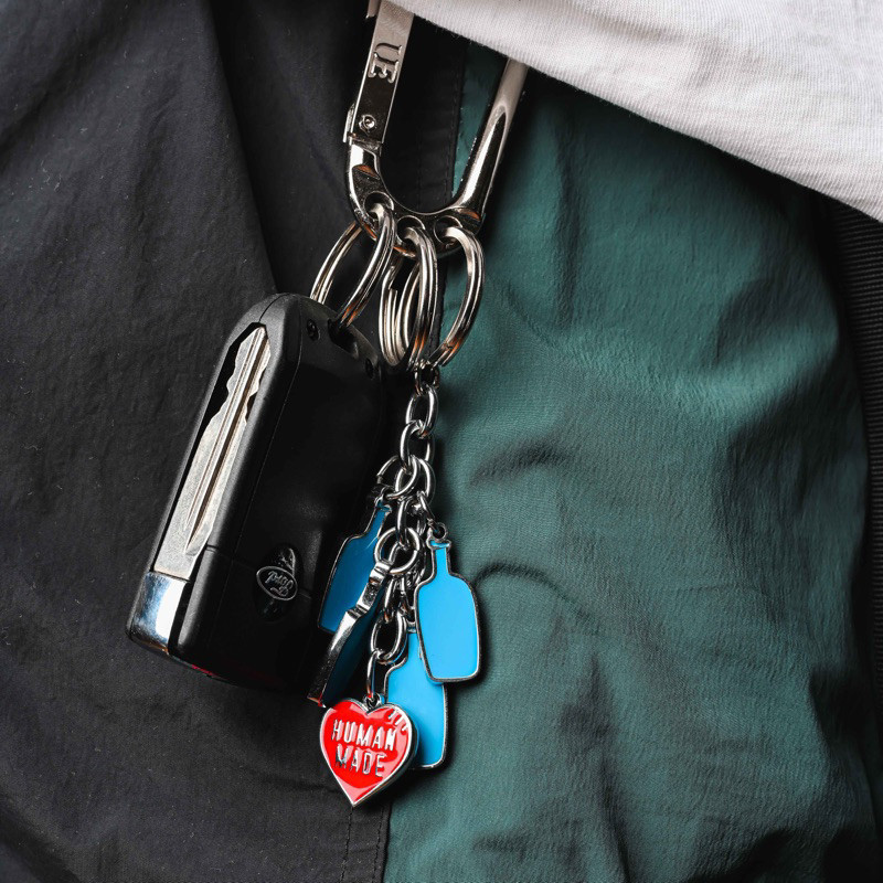 Gantungan Human Made x พวงกุญแจขวดสีฟ ้ า/ไม ้ แขวนเสื ้ อscenario /Carabiner