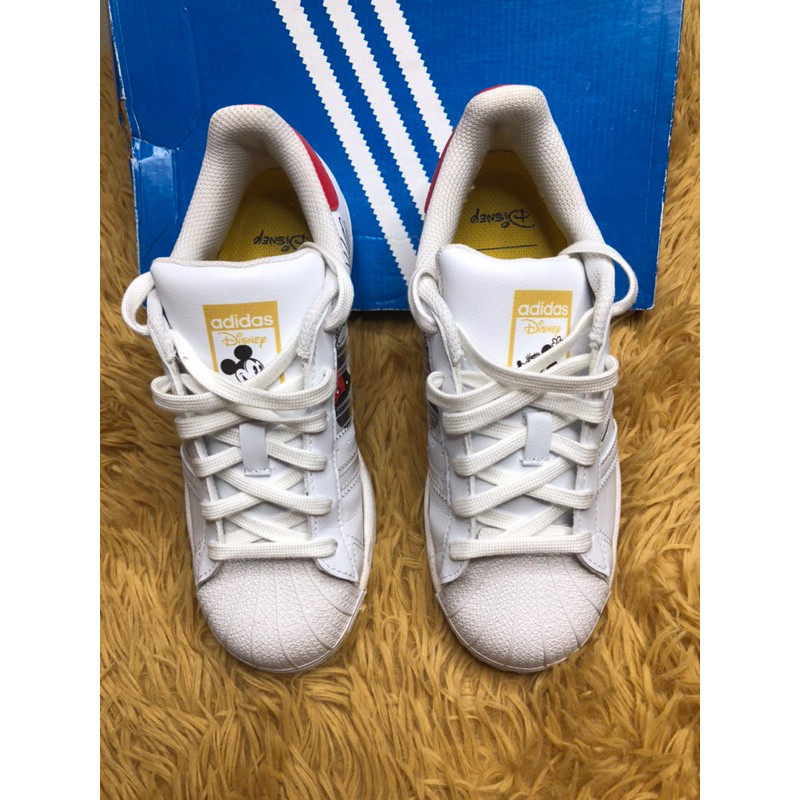 



 ♞Adidas Superstar Mickey mouse Limited Edition 4us 3.5uk 23cm มีคู่เดียวค่ะ