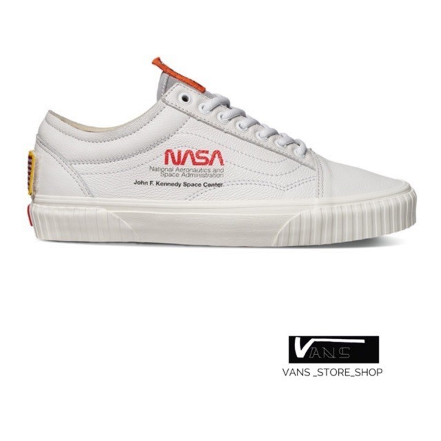 ฟิกเกอร์ VANS OLD SKOOL X NASA SNEAKERS สินค้ามีประกันแท้