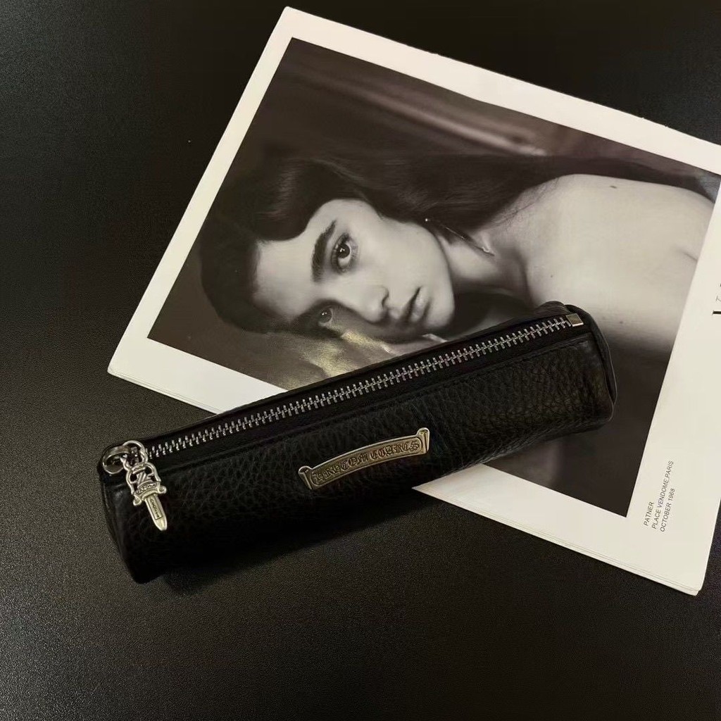 Chrome*Hearts กระเป๋าดินสอ 2025 ใหม่ Niche Design กระเป๋าเก็บของแฟชั่นสําหรับผู้ชายและผู้หญิง