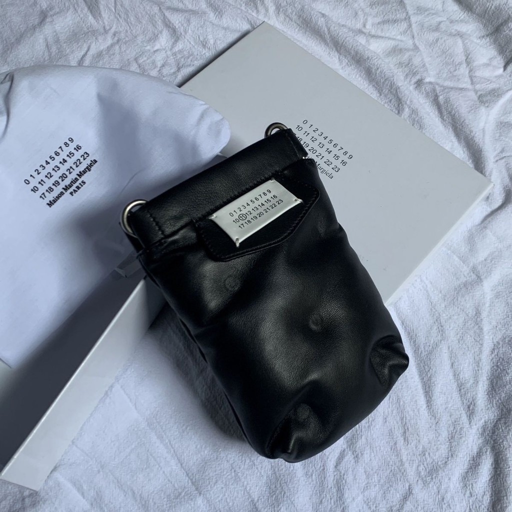 Maison Margiela Style New Niche Cloud Margiela Shoulder Crossbody Bag MM6 กระเป๋าโทรศัพท์มือถือหนังแ