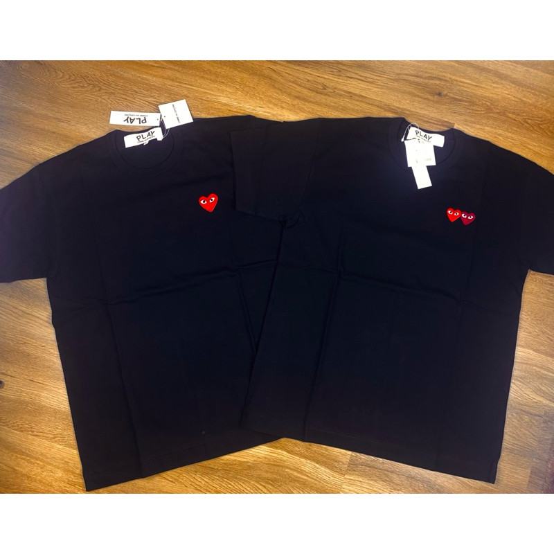 ♞,♘ใหม่พร้อมส่ง ของแท้ เสื้อยืด Comme Des Garcons Play ผู้ชาย vgt