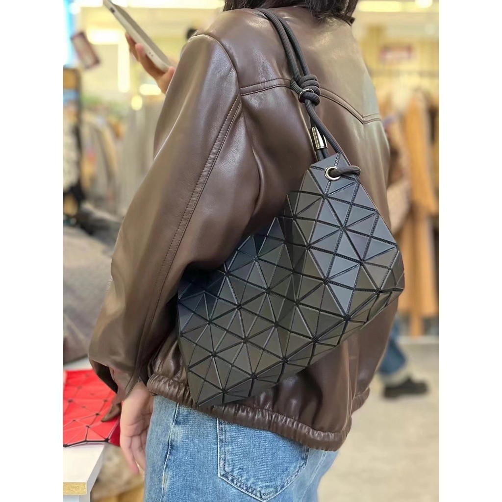 ♞New ของแท้ กระเป๋า Janpa CARTON BAG ของแท้ จาก Baobao issey Miyake กระเป๋าคาดอก/กระเป๋าสะพายข้าง D