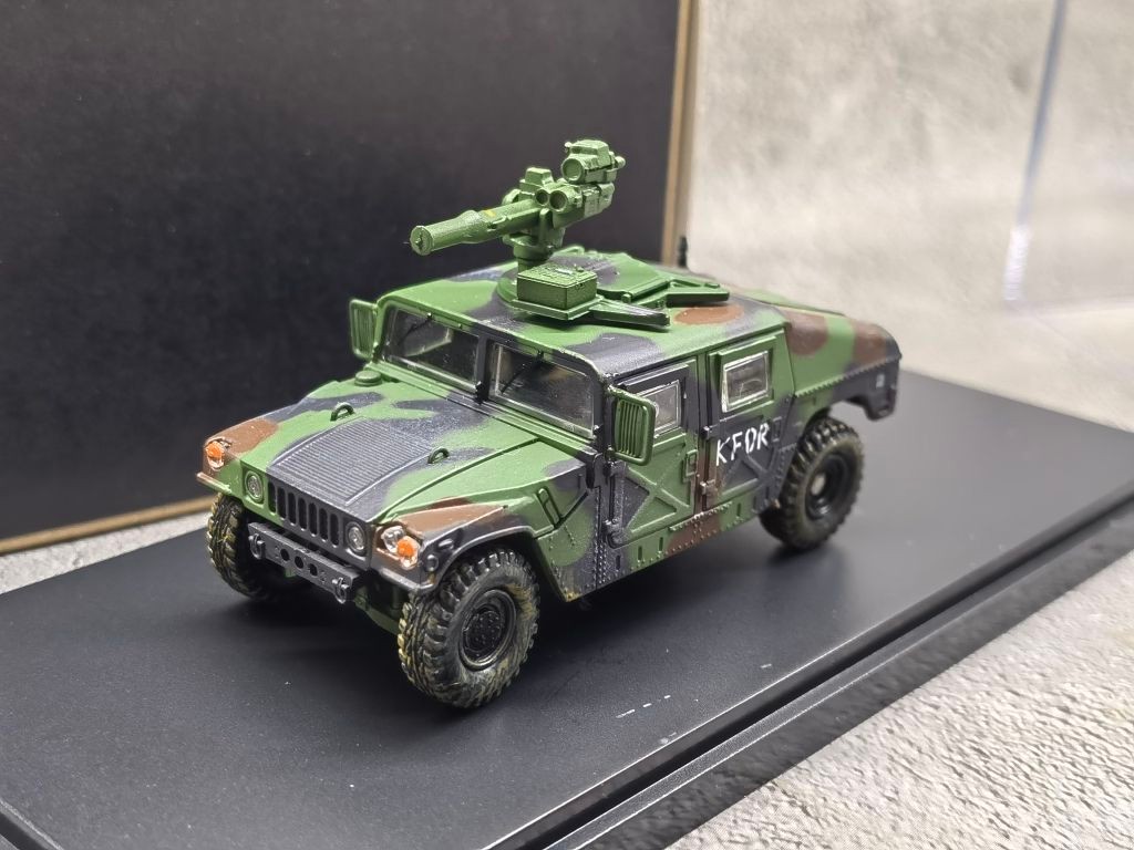 Iron Flow 1/64 Hummer M1046 HUMVEE คอลเลกชันโลหะผสมรุ่น Towers เครื่องยนต์ Anti-Tank สามารถเปิด Stee