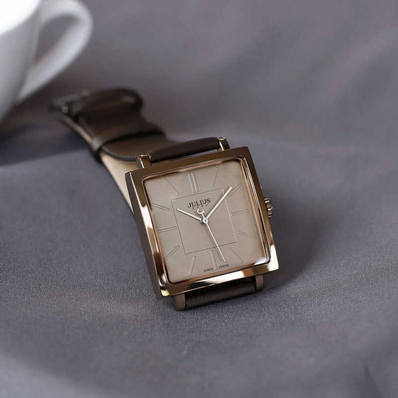 ❤ Julius Square Quartz แท้สําหรับผู้หญิง เทรนด์แฟชั่นเกาหลี นักเรียน นาข้อมือ หนัง เข็มขัด เรีย