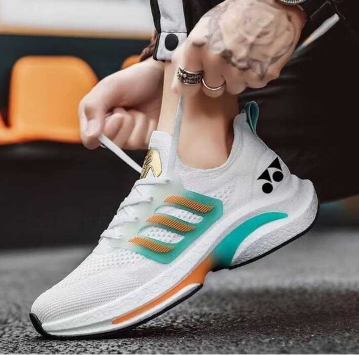 รองเท้าแบดมินตัน Yonex